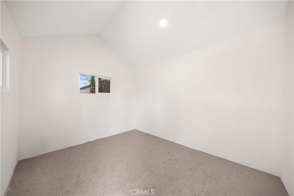 1166 N El Molino Avenue