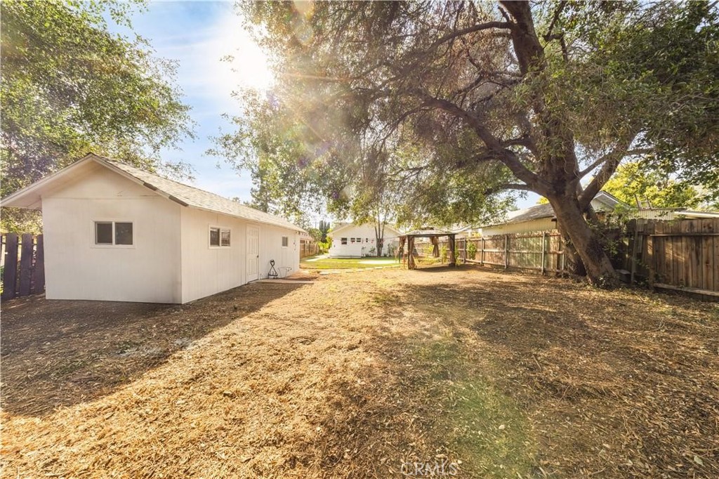 1166 N El Molino Avenue