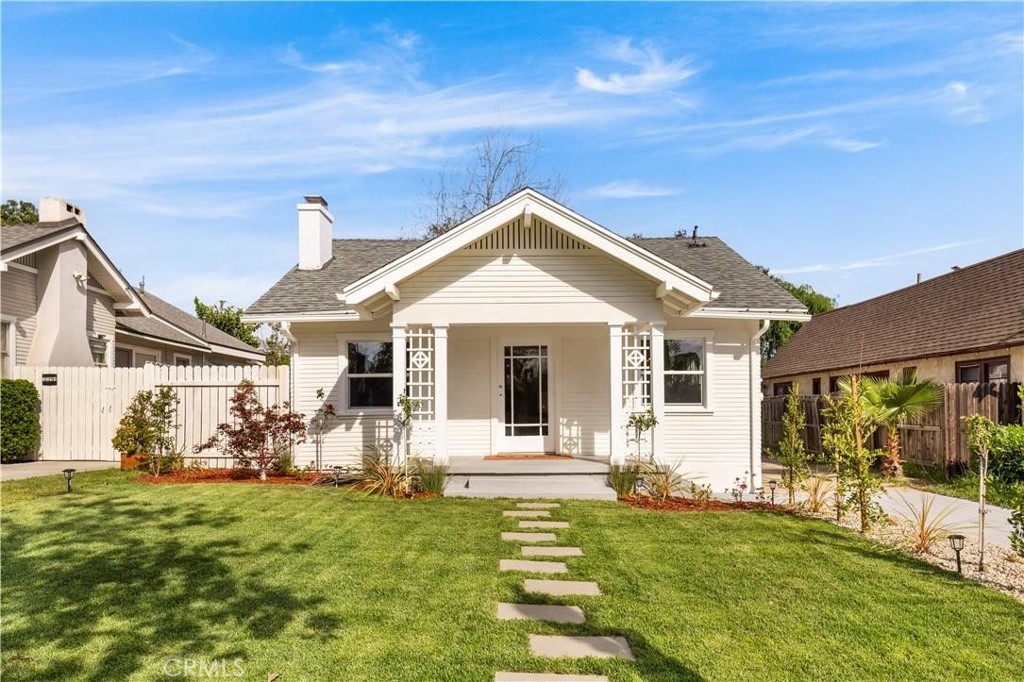 1166 N El Molino Avenue