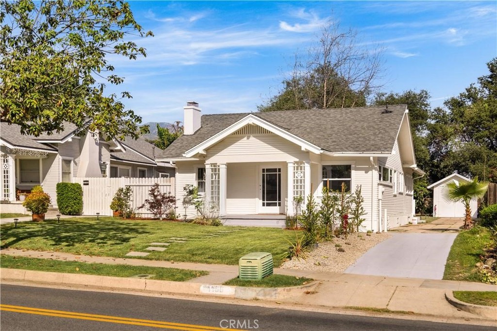 1166 N El Molino Avenue