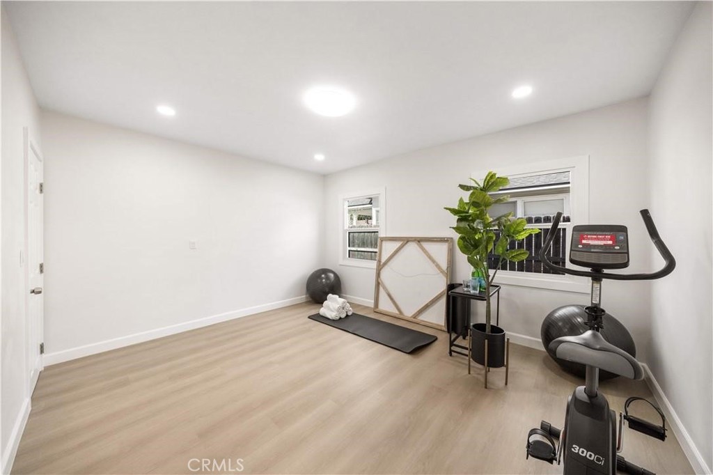1166 N El Molino Avenue