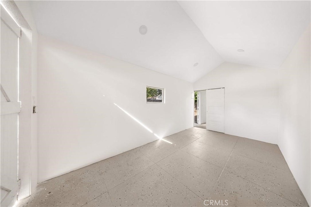 1166 N El Molino Avenue
