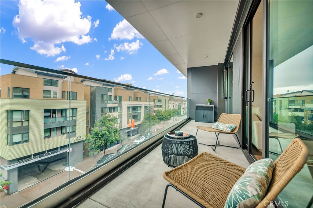 709 E Walnut Street 415
