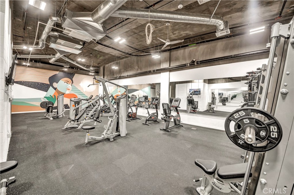 709 E Walnut Street 415