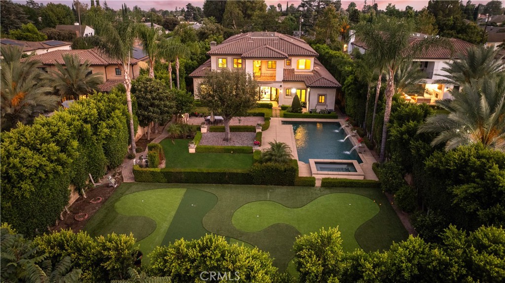 271 W Naomi Avenue
