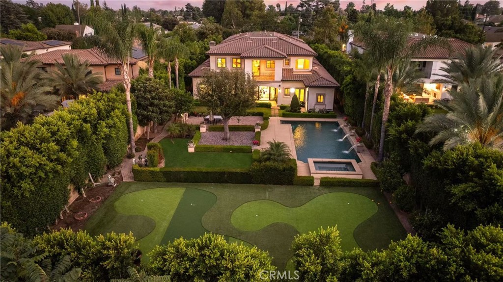 271 W Naomi Avenue