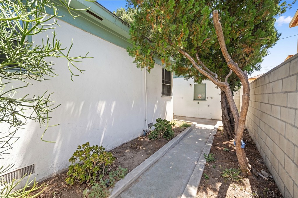 5916 ROSEMEAD BLVD