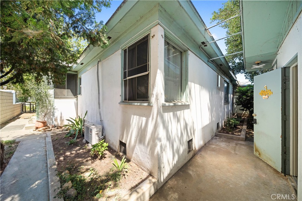 5916 ROSEMEAD BLVD