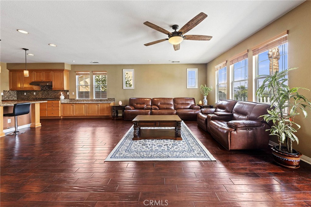 3165 Forest View
