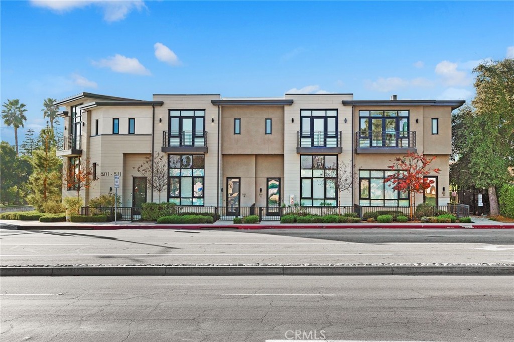 501 N Santa Anita