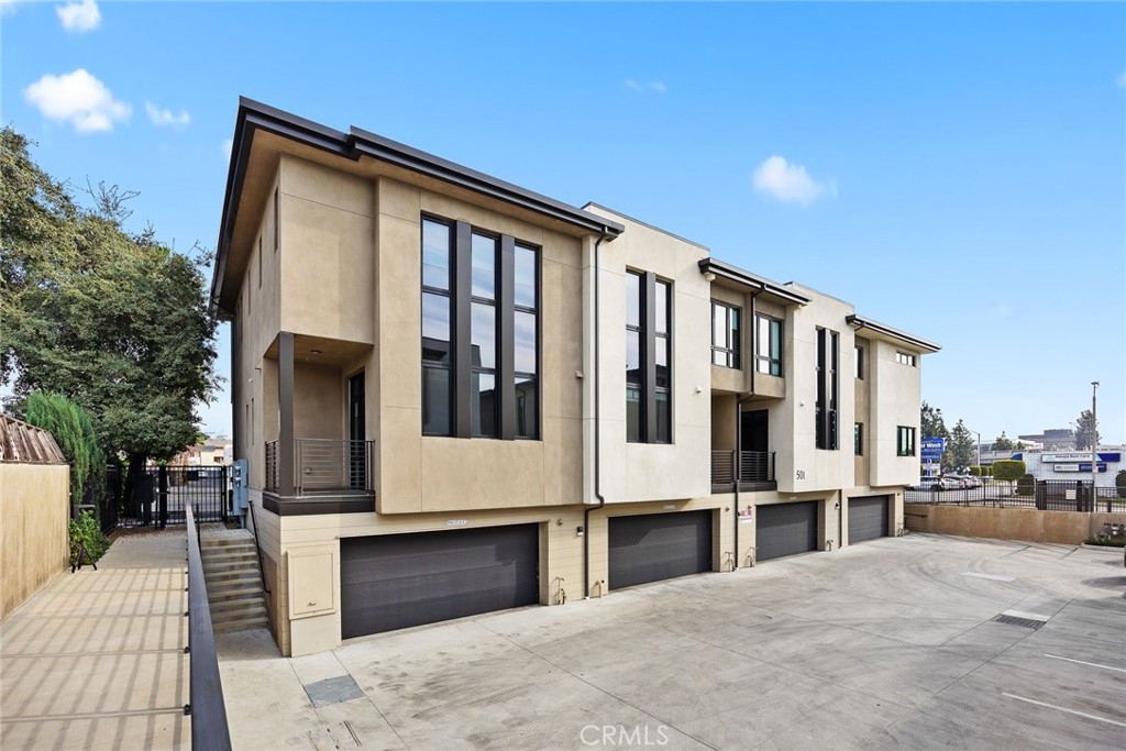 501 N Santa Anita