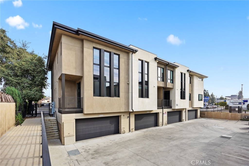 501 N Santa Anita