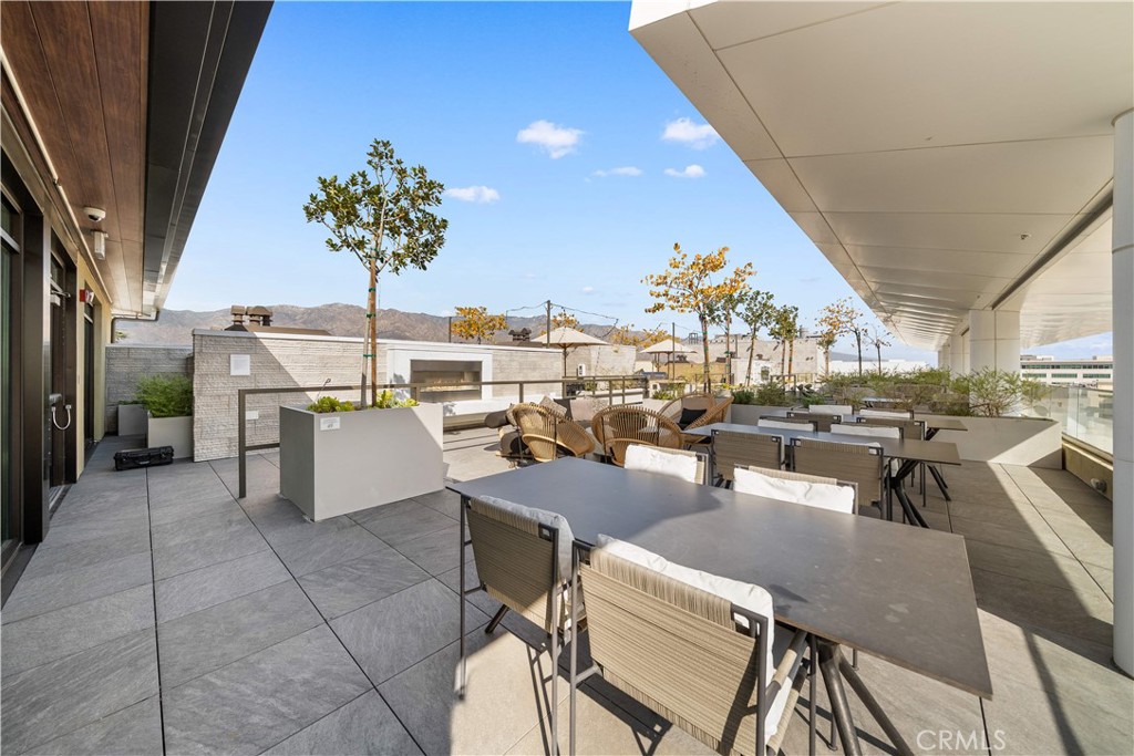 218 N El Molino Avenue 303