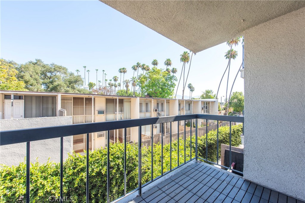 497 S El Molino Avenue 205