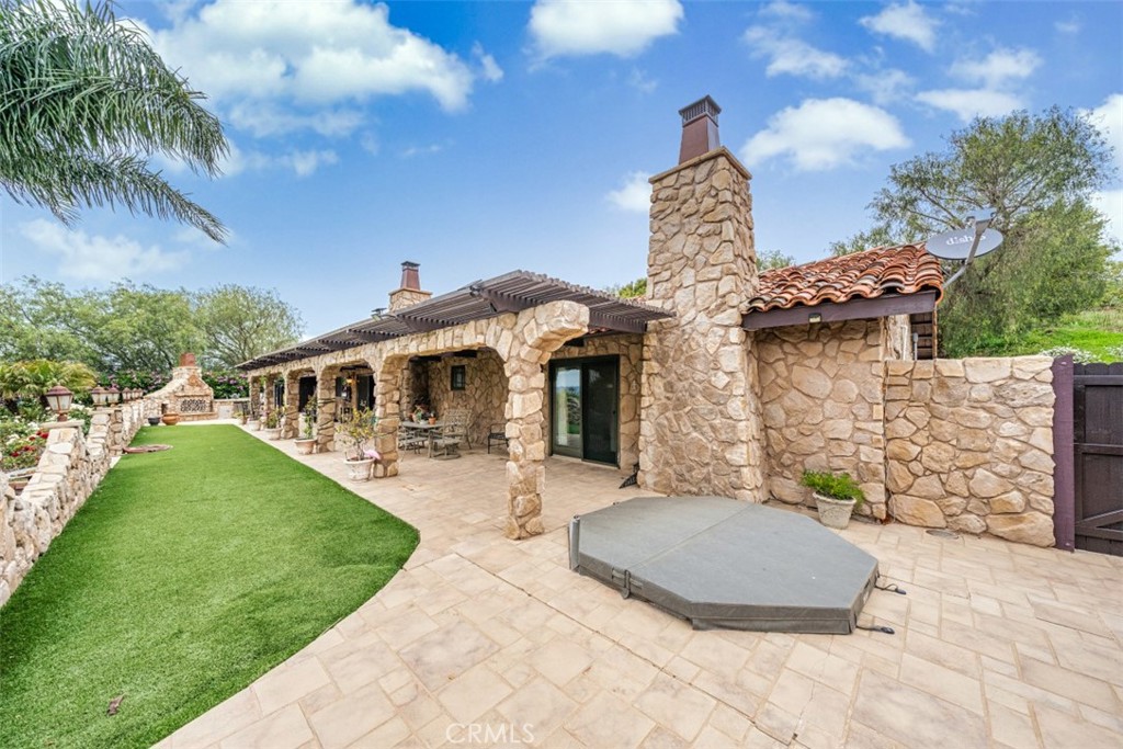 24405 Fuerte Road