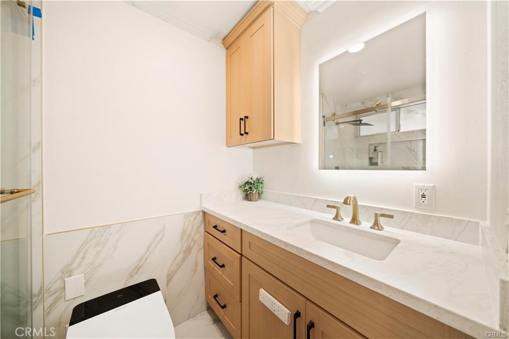 4751 Glen Ivy
