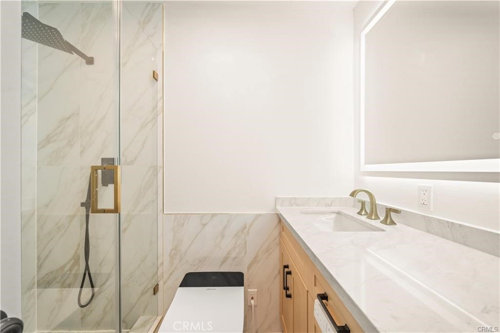 4751 Glen Ivy