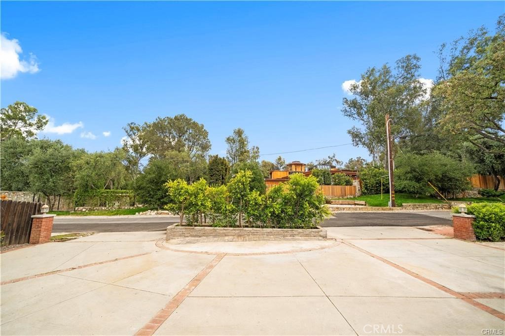 4751 Glen Ivy