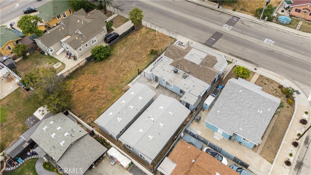 370 N Palomares
