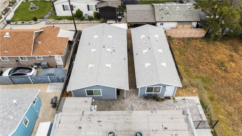 370 N Palomares