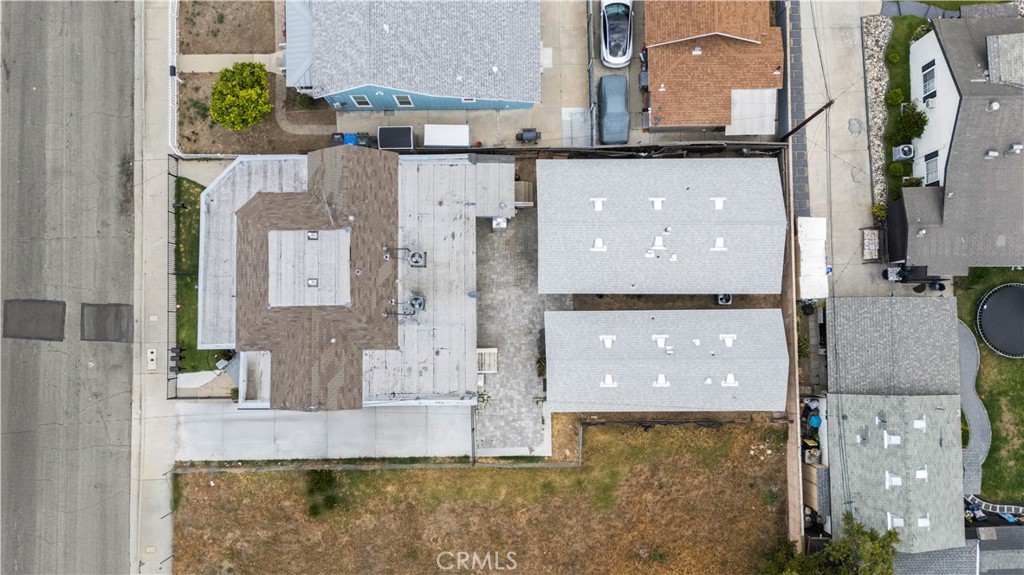 370 N Palomares