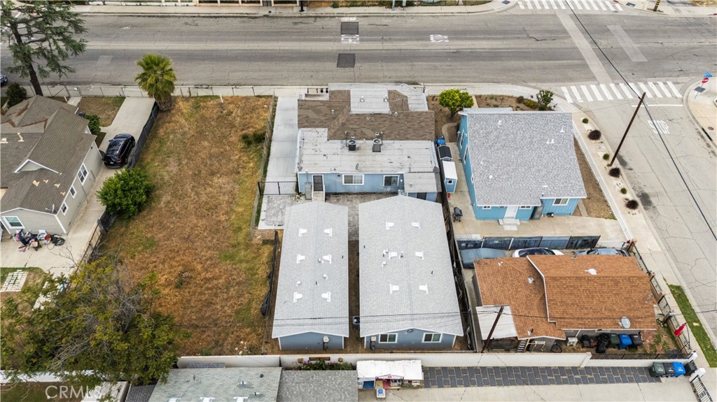 370 N Palomares