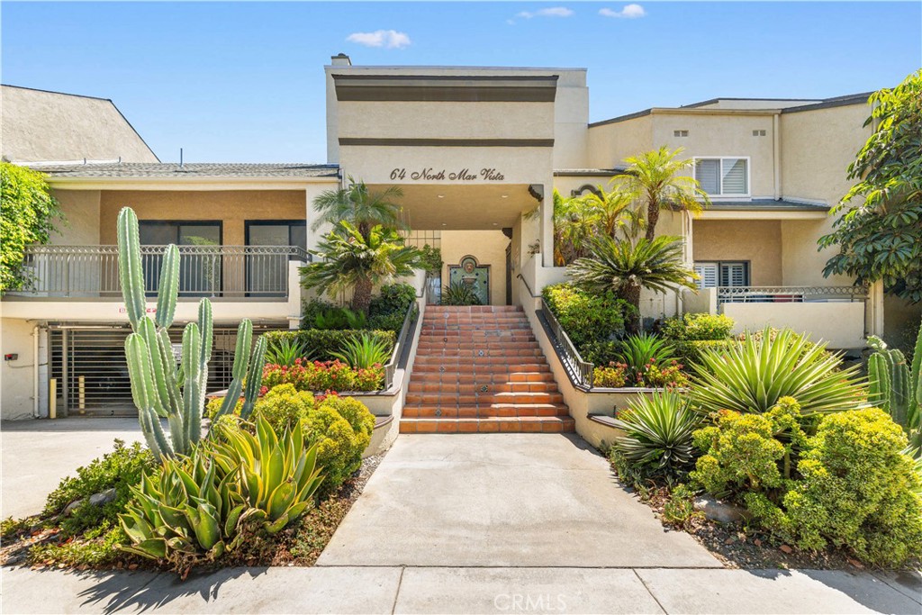 64 N Mar Vista Avenue 327