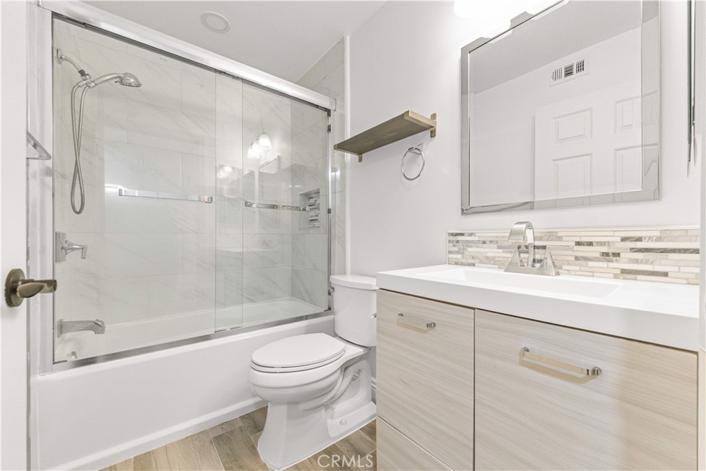 64 N Mar Vista Avenue 327