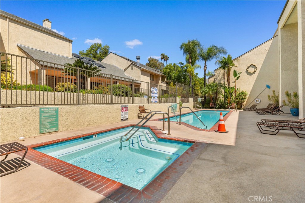64 N Mar Vista Avenue 327