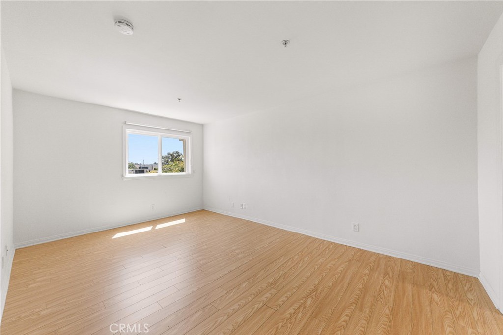 64 N Mar Vista Avenue 327