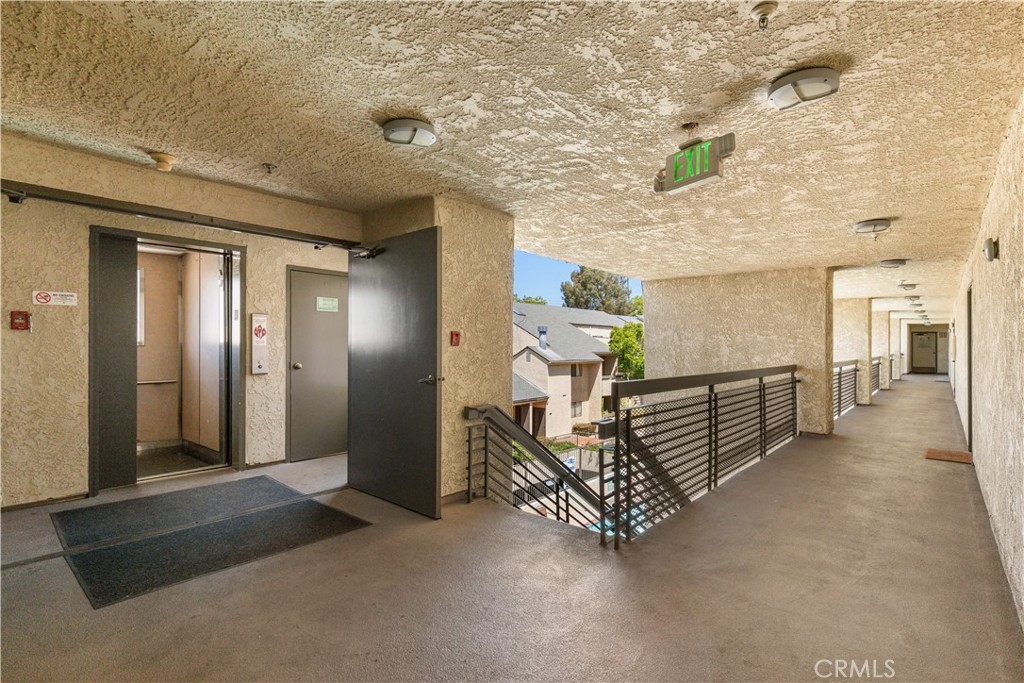 64 N Mar Vista Avenue 327
