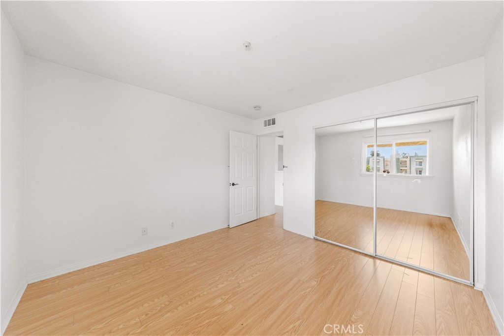 64 N Mar Vista Avenue 327