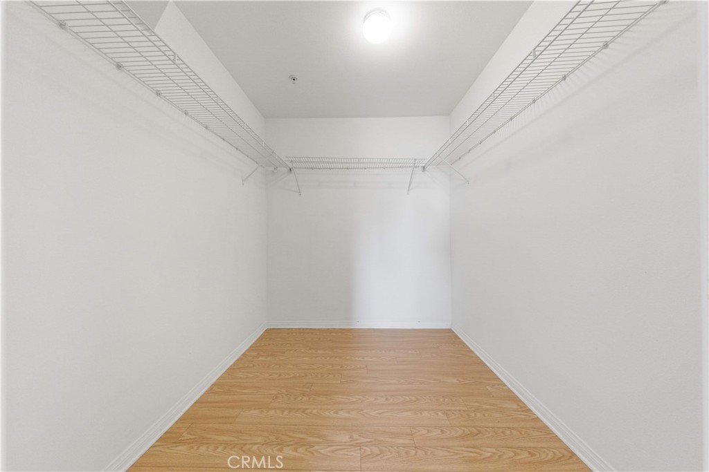 64 N Mar Vista Avenue 327