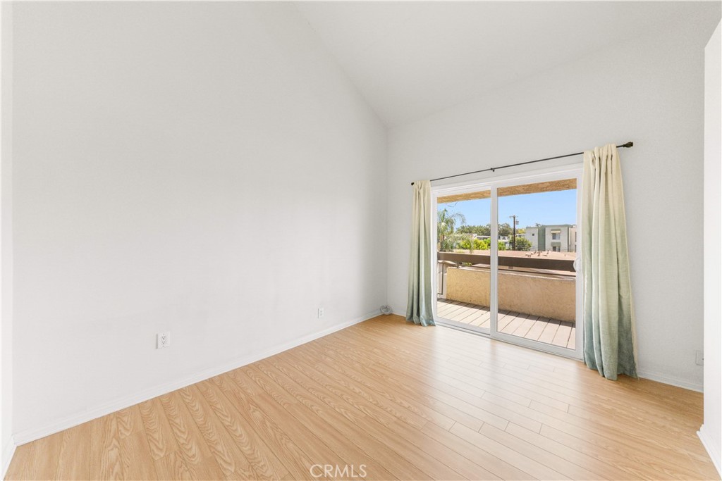 64 N Mar Vista Avenue 327