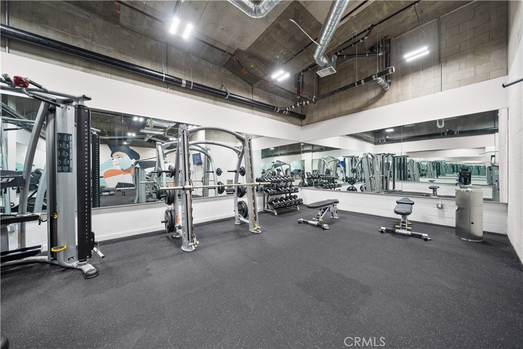 709 E Walnut Street 214