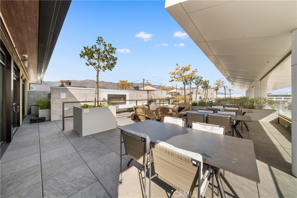 709 E Walnut Street 214