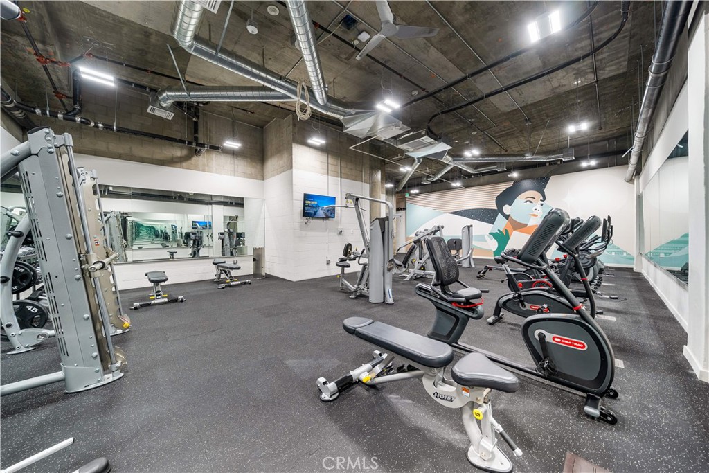 709 E Walnut Street 214