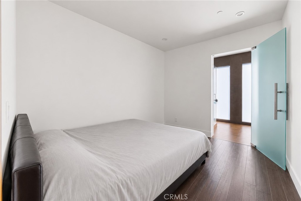 4326 Lynd