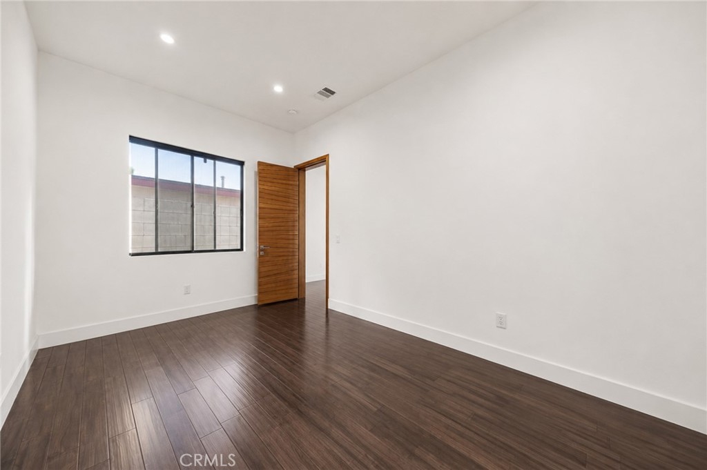 4326 Lynd