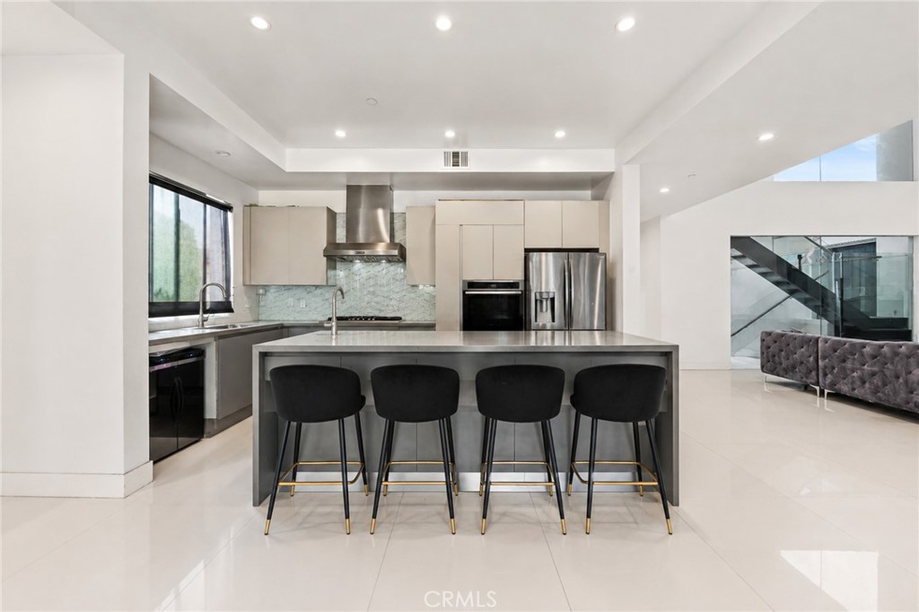 4326 Lynd