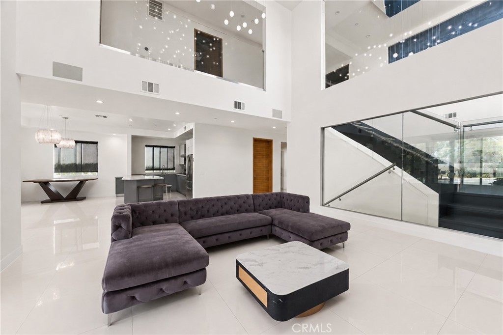 4326 Lynd