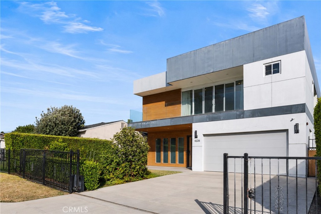 4326 Lynd