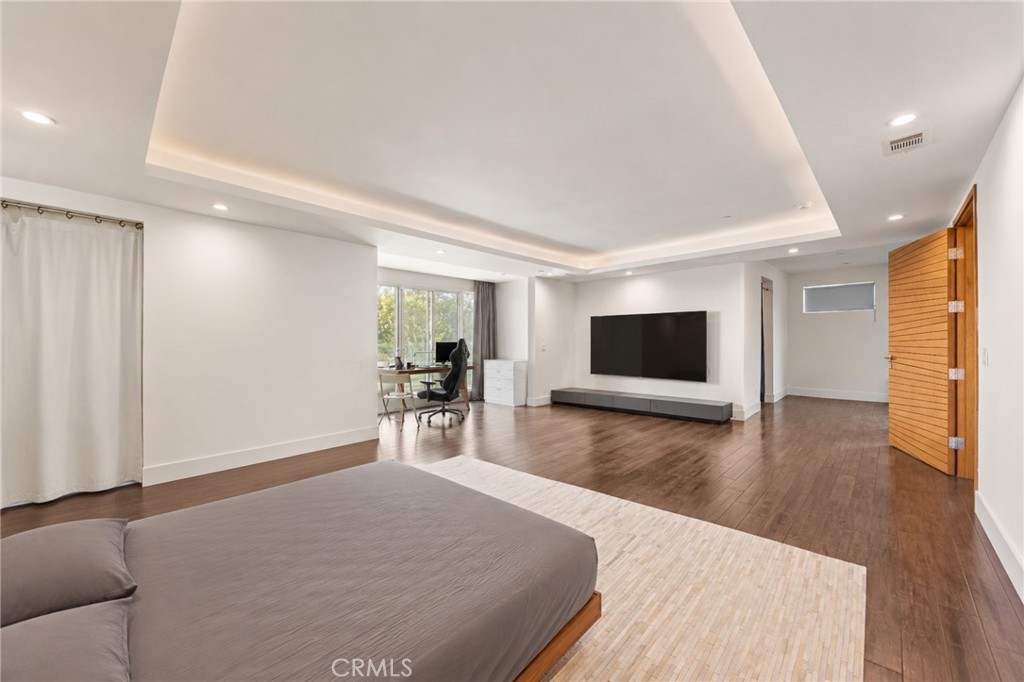 4326 Lynd