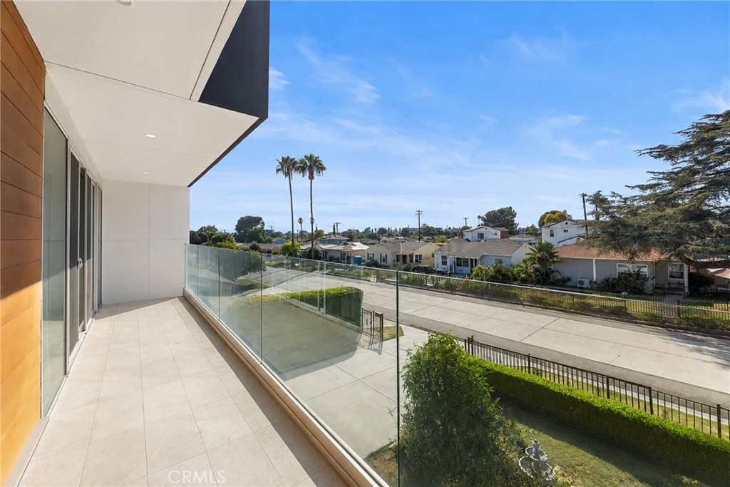 4326 Lynd