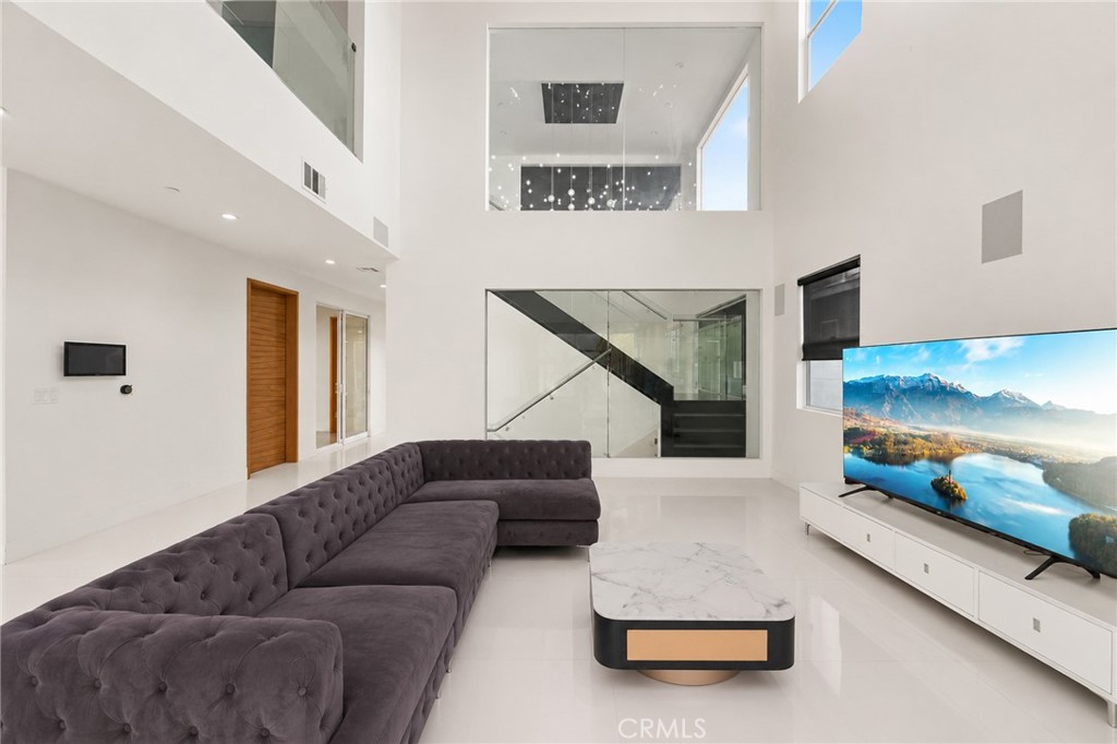 4326 Lynd