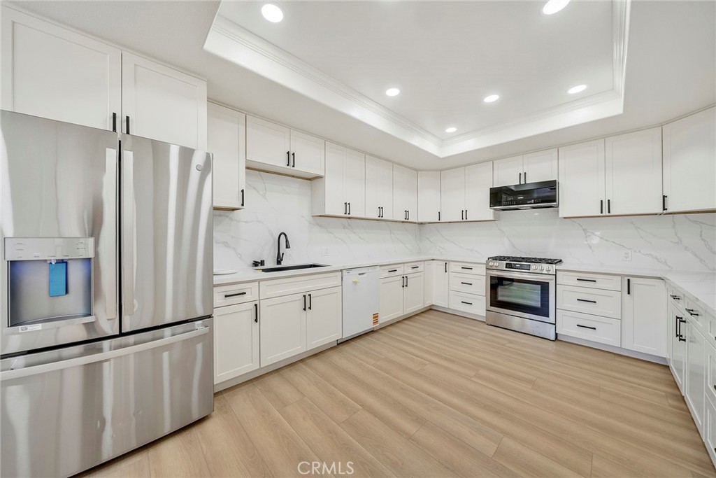 188 W Arthur Avenue