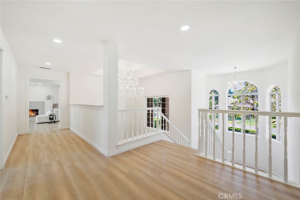 188 W Arthur Avenue
