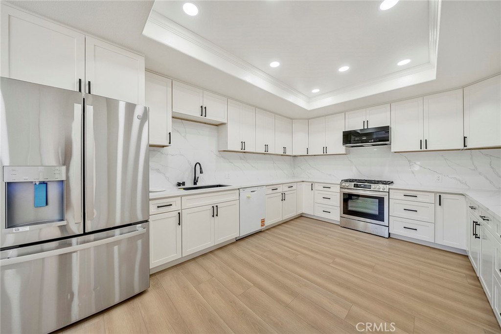 188 W Arthur Avenue