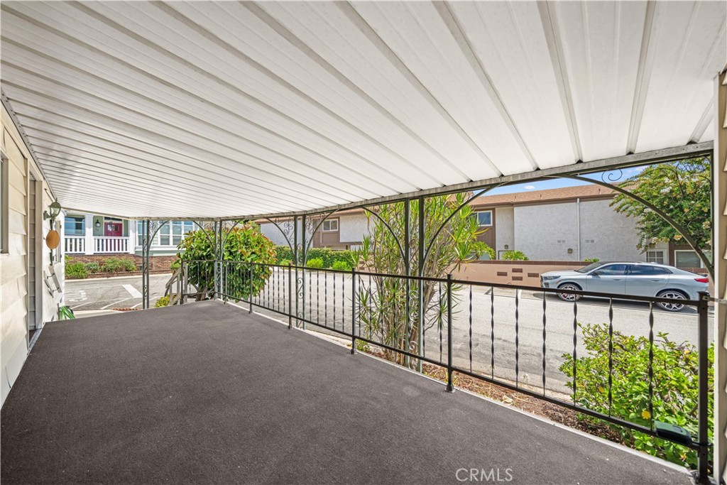 1035 17 E Huntington Avenue 17