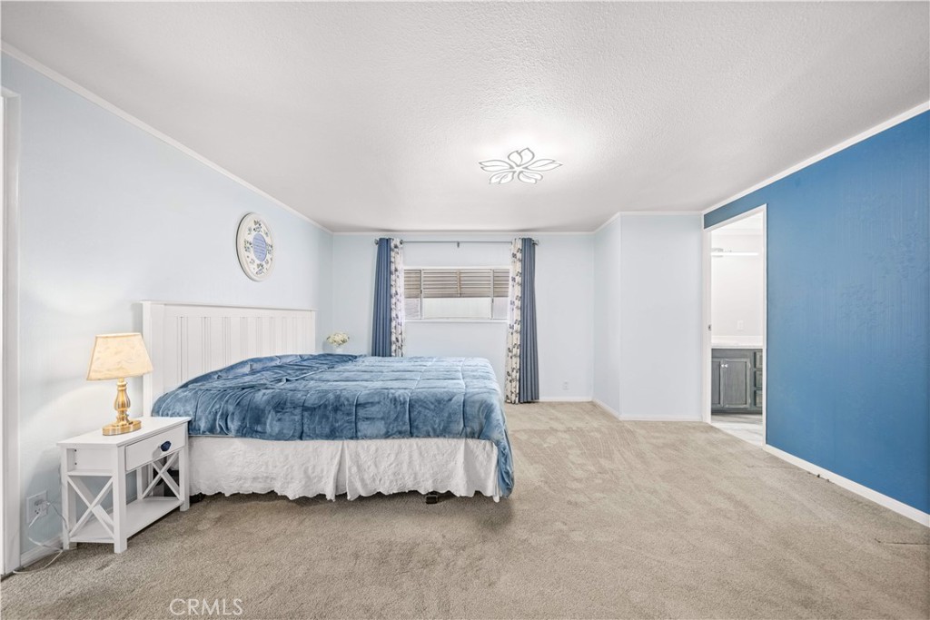 1035 17 E Huntington Avenue 17